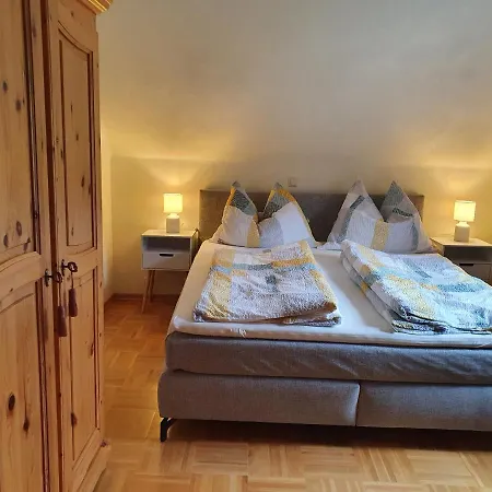Waldglueck Holiday home Gosau